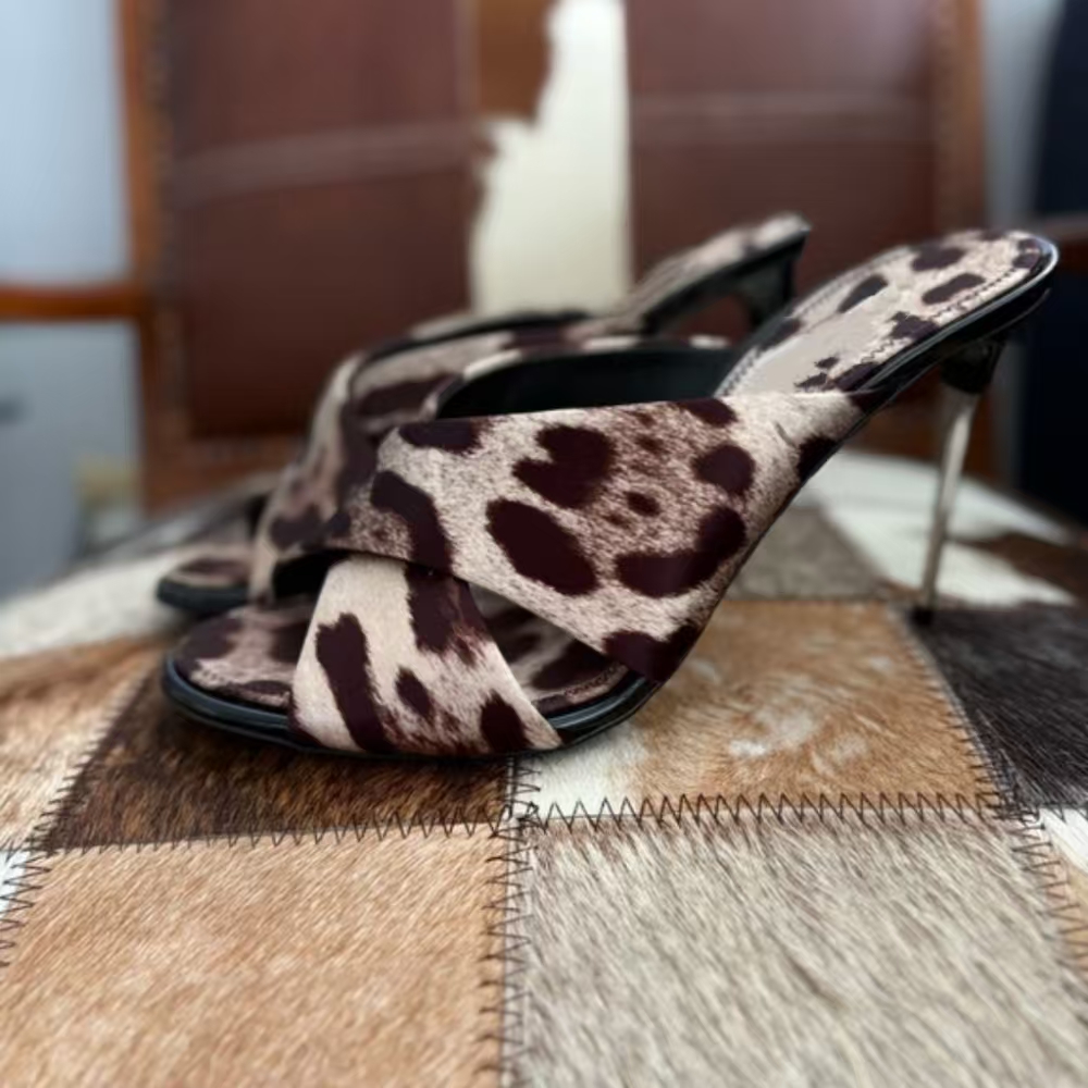 Metallic Heel Sandal - 섹시한 스타일의 레오파드 프린트 크리스크로스 스트랩